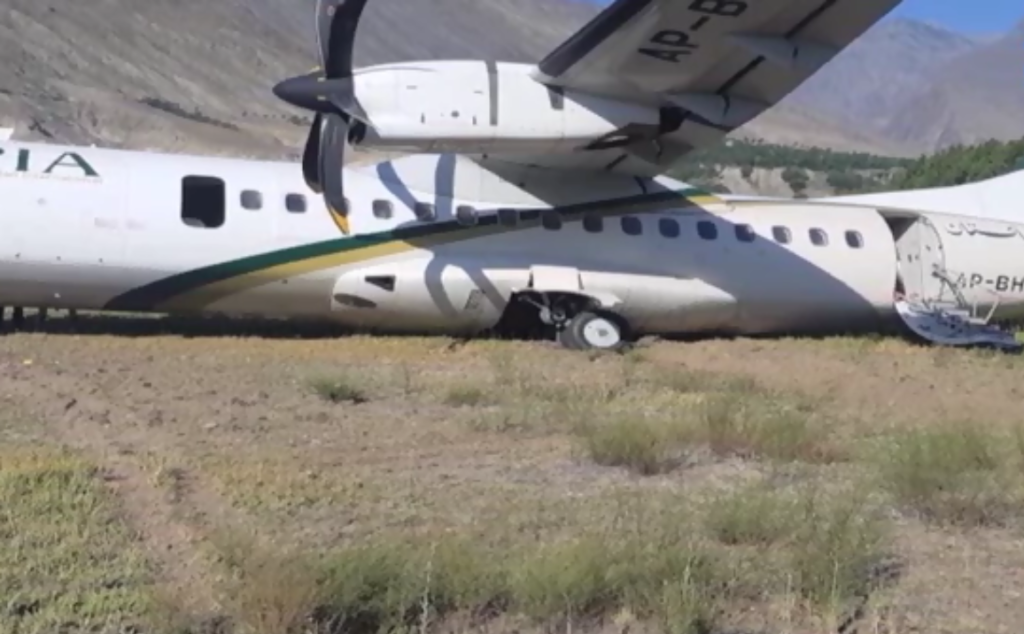 PIA gilgit plane skied 1024x634 - PIA Passenger Plane skids off runway in Gilgit Baltistan