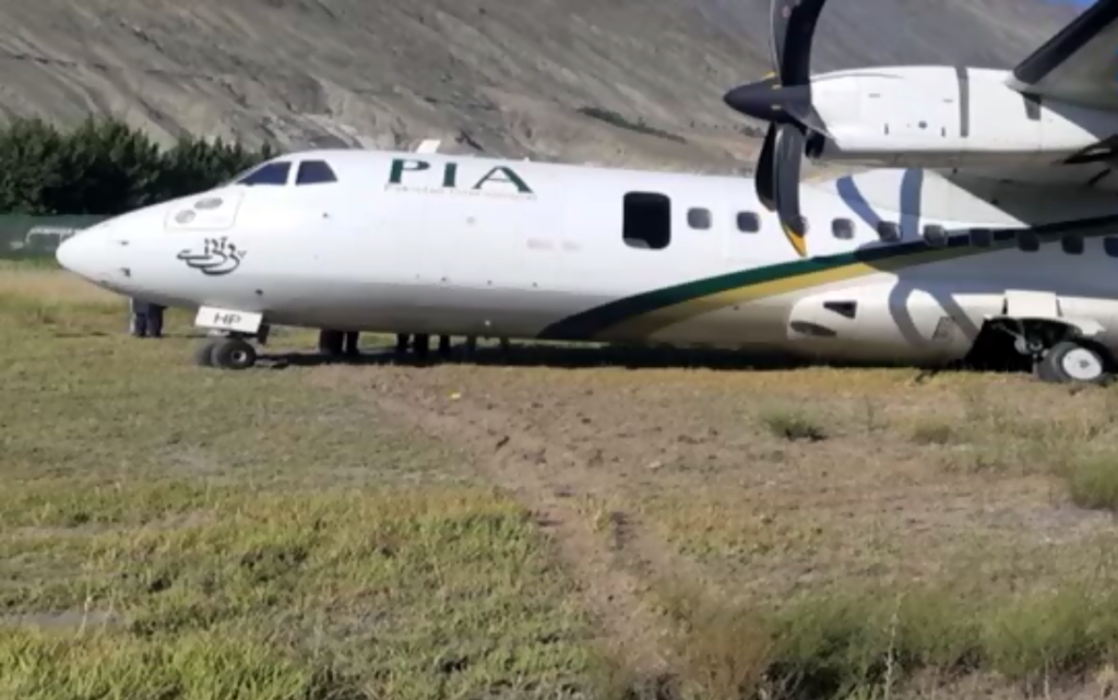 PIA gilgit plane skied10 1024x641 - PIA Passenger Plane skids off runway in Gilgit Baltistan