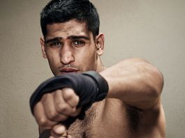 Boxing King Amir Khan becomes the voice of innocent Kashmiris - DailyLife.PK